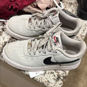 Nike Air Force 1 in Light Gray and Black